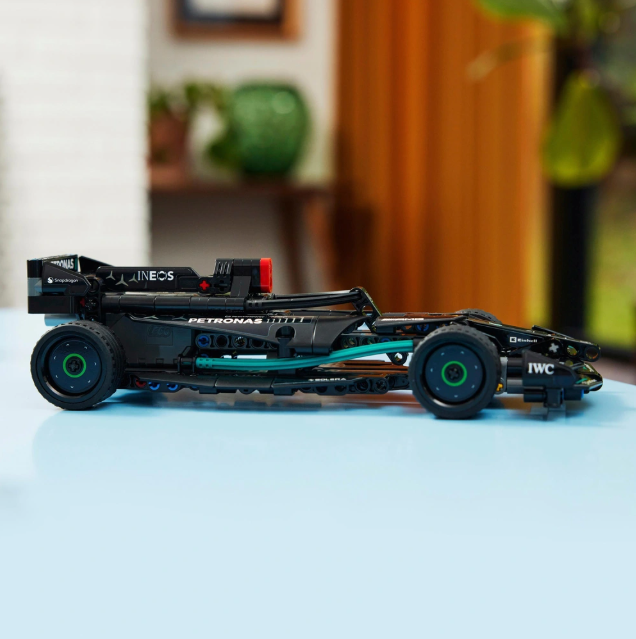 LEGO Technic Mercedes-AMG F1 W14 E Performance Pull Back – Image 6