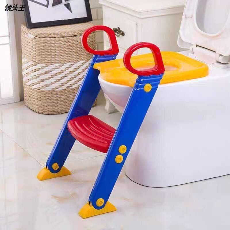 Réducteur de toilettes avec marche