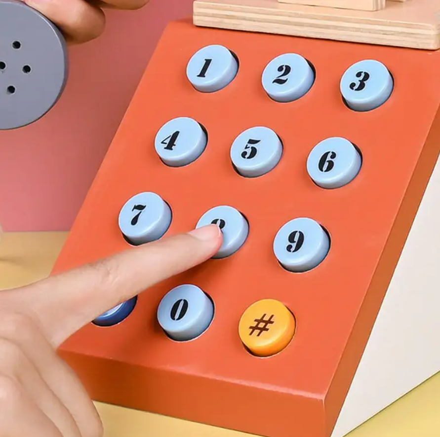 Téléphone rétro en bois pour enfants – Image 4